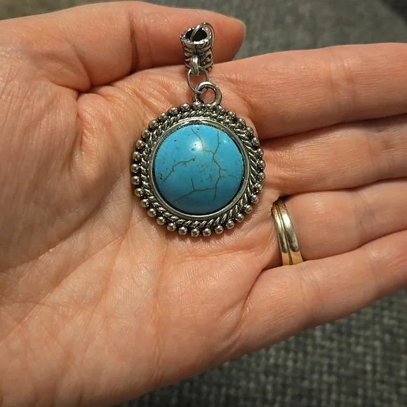 Turquoise Pendant - Picture 3 of 3